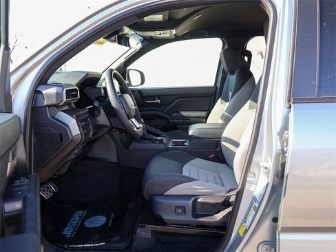 Used 2024 Toyota Tacoma TRD Sport image 12