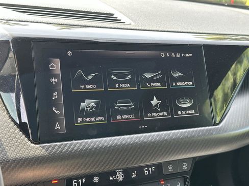 Used 2022 Audi e-tron GT Premium Plus image 31