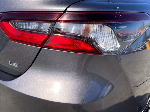 Used 2022 Toyota Camry LE image 29