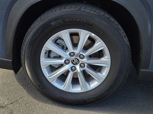 Certified 2025 Toyota Grand Highlander AWD image 9