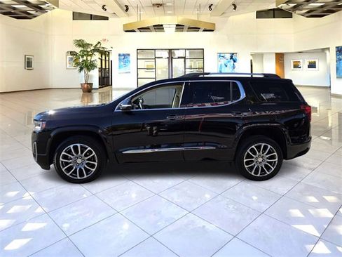 Used 2023 GMC Acadia Denali image 4