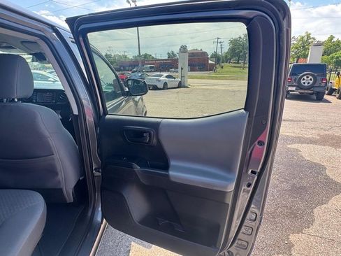 Used 2021 Toyota Tacoma SR w/ SR Convenience Package RWD image 18
