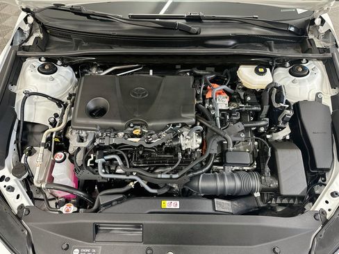 Used 2025 Toyota Camry SE FWD image 33