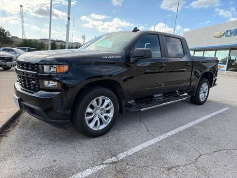 Used 2022 Chevrolet Silverado 1500 Custom w/ Safety Confidence Package RWD image 2