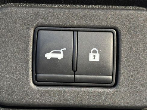 Used 2025 Nissan Pathfinder SV image 23