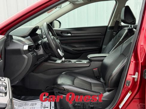 Used 2019 Nissan Altima 2.5 SR w/ SR Premium Package FWD image 9