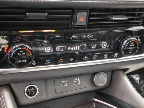 Used 2021 Nissan Rogue Platinum image 24