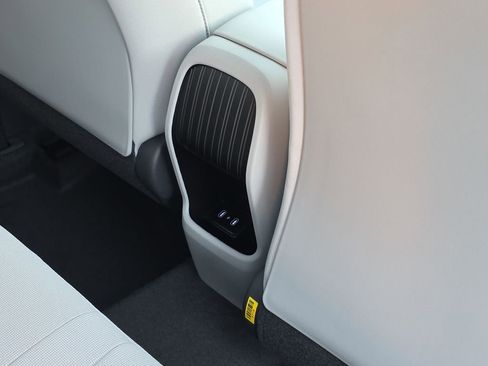 New 2026 Hyundai Kona SE image 19