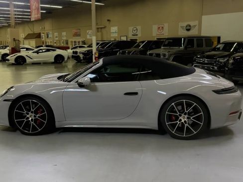 Used 2025 Porsche 911 Carrera RWD image 28