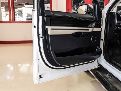 Used 2021 Ford Expedition Platinum image 41