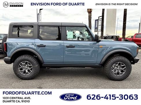 New 2025 Ford Bronco Badlands image 9