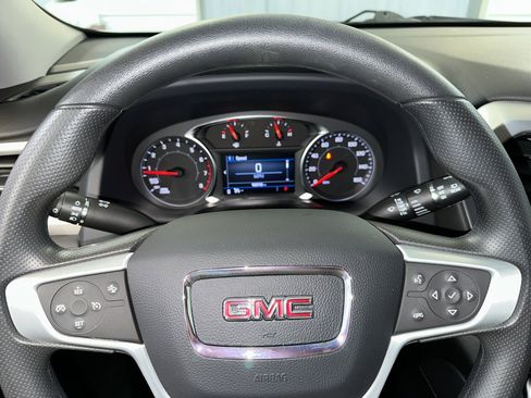 Certified 2023 GMC Acadia SLE w/ Driver Convenience Package image 7