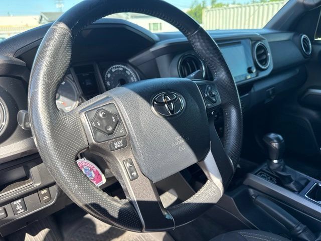 Used 2016 Toyota Tacoma TRD Off-Road w/ Towing Package RWD image 10