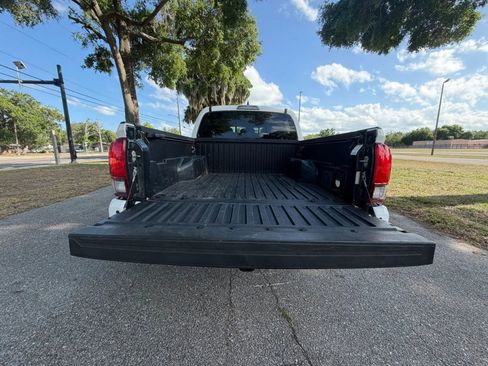Used 2019 Toyota Tacoma TRD Sport w/ Technology Package AWD/4WD image 7
