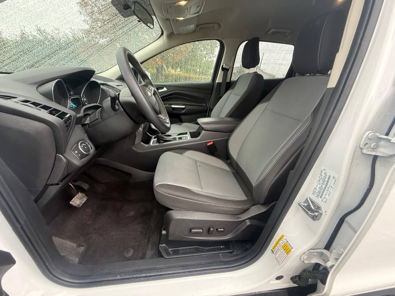 Used 2018 Ford Escape SE FWD image 10