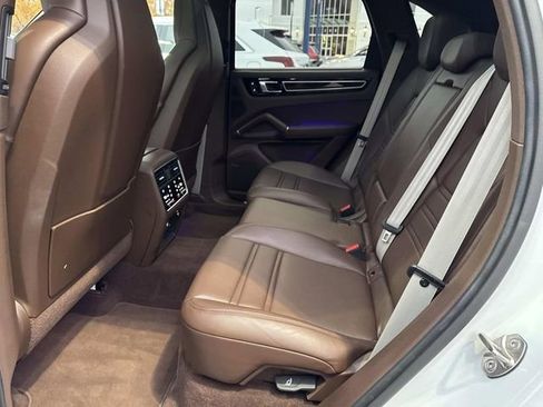 Used 2023 Porsche Cayenne Platinum Edition image 12