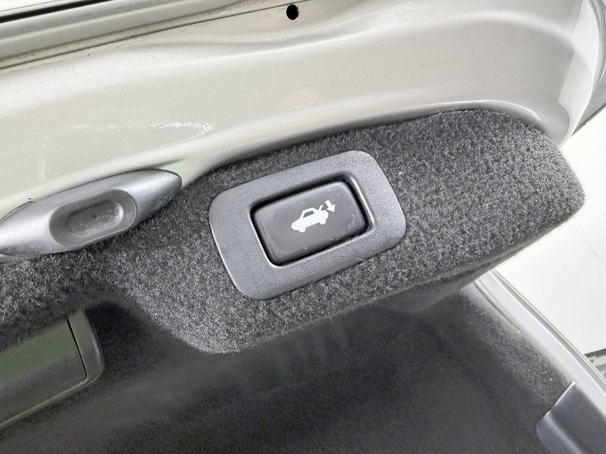 Used 2014 Lexus LS 460 w/ Comfort Package RWD image 15