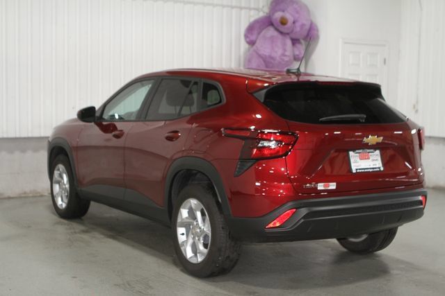 Used 2025 Chevrolet Trax LS w/ LS Convenience Package FWD image 33
