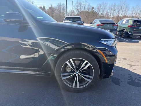 Used 2021 BMW X7 xDrive40i w/ M Sport Package AWD/4WD image 9