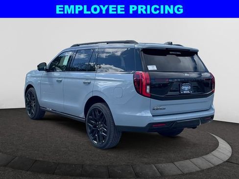 New 2026 Ford Expedition Platinum w/ Stealth Performance Package AWD/4WD image 3