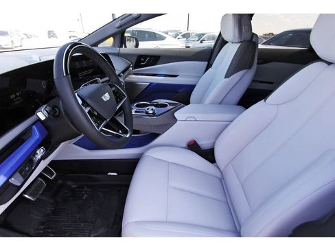 New 2026 Cadillac Optiq Luxury 1 image 6