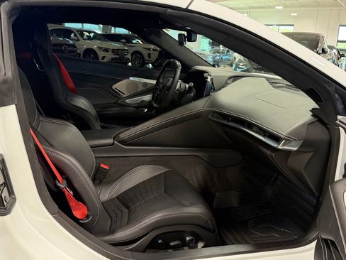 Used 2025 Chevrolet Corvette Z06 RWD image 28