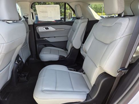 New 2026 Ford Explorer Active image 18