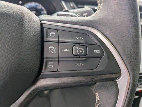 Certified 2024 Jeep Grand Cherokee Limited image 19