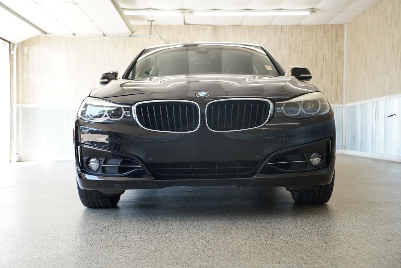 Used 2018 BMW 330i Gran Turismo xDrive AWD/4WD image 2