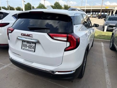 Used 2022 GMC Terrain SLT FWD image 4