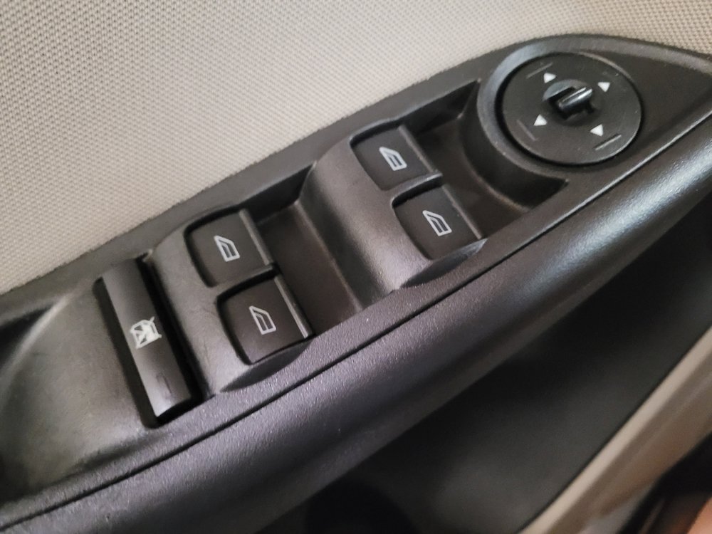 Used 2018 Ford Focus SE FWD image 27