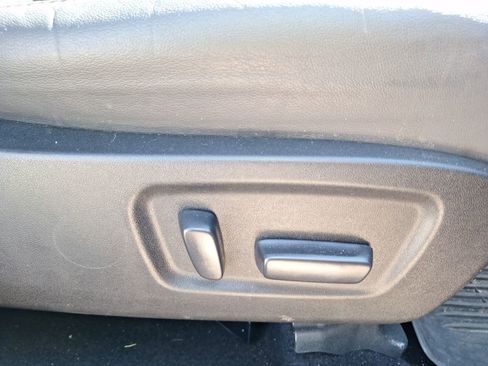 Used 2017 Toyota Highlander XLE image 34