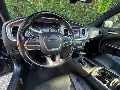 Used 2020 Dodge Charger SXT w/ Leather Interior Group RWD image 32