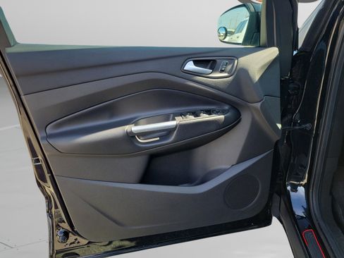 Used 2017 Ford Escape SE w/ SE Leather Comfort Package image 28