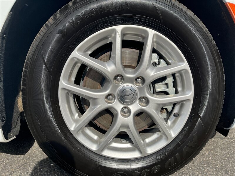 Used 2024 Chrysler Pacifica Touring-L FWD image 36