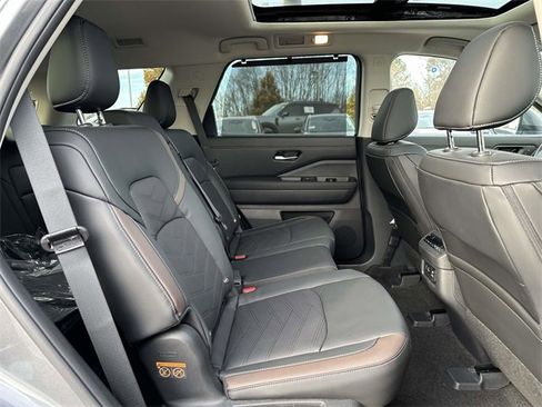 New 2025 Nissan Pathfinder Platinum w/ Cargo Package image 11