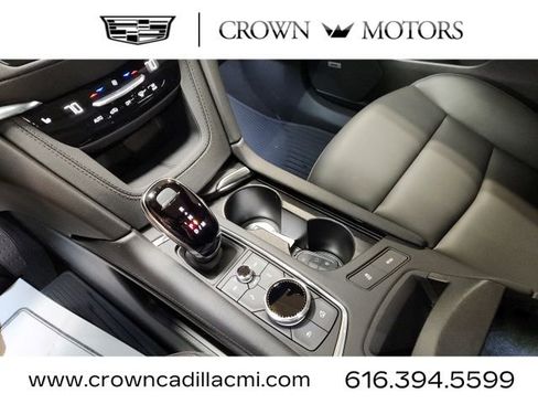 Certified 2025 Cadillac XT6 Luxury image 16