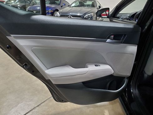 Used 2018 Hyundai Elantra SEL image 22