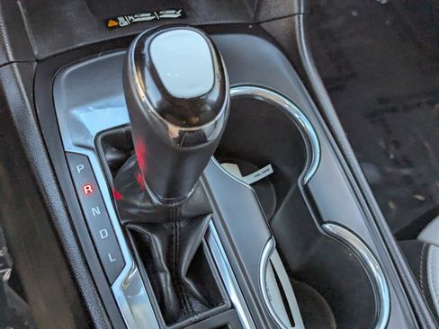 Used 2018 Chevrolet Equinox Premier image 26