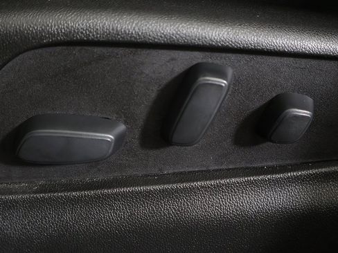 Used 2020 Cadillac XT4 Premium Luxury w/ Cold Weather Package image 37