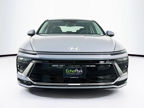 Used 2025 Hyundai Sonata SEL FWD image 2