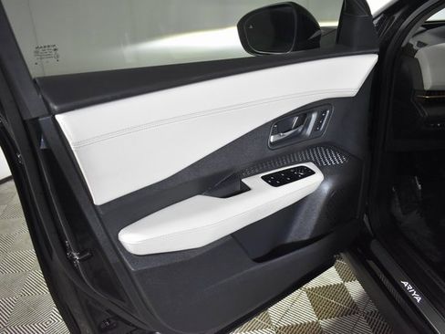 Certified 2023 Nissan Ariya ENGAGE e-4ORCE image 7