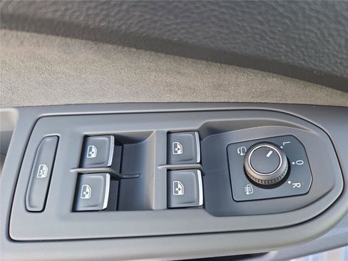 New 2026 Volkswagen GTI SE image 14