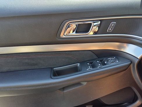 Used 2019 Ford Explorer XLT w/ Equipment Group 202A image 24