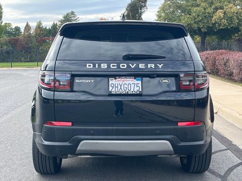 Used 2023 Land Rover Discovery Sport SE image 4