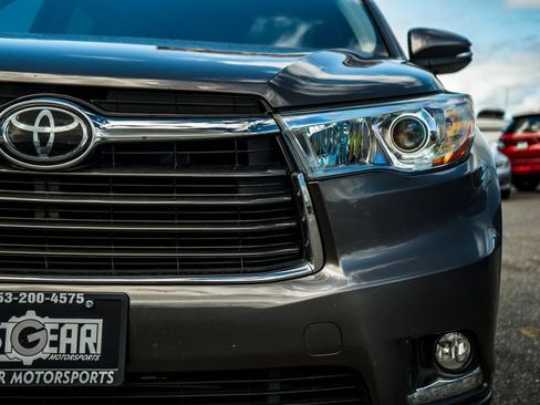Used 2015 Toyota Highlander Limited Platinum AWD/4WD image 9