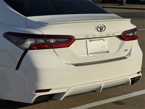 Used 2024 Toyota Camry SE image 6