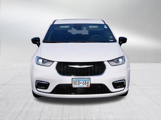 Used 2025 Chrysler Pacifica Select w/ Uconnect Theater Family Group video 2