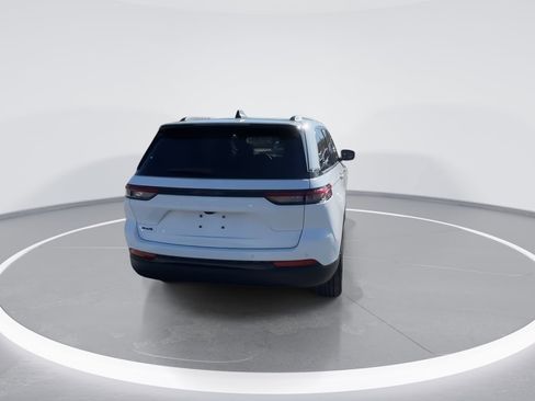 New 2025 Jeep Grand Cherokee Altitude image 7