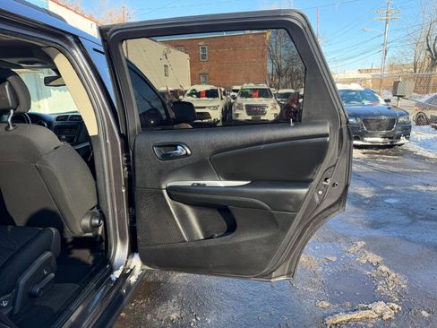 Used 2019 Dodge Journey SE w/ Connectivity Group FWD image 35